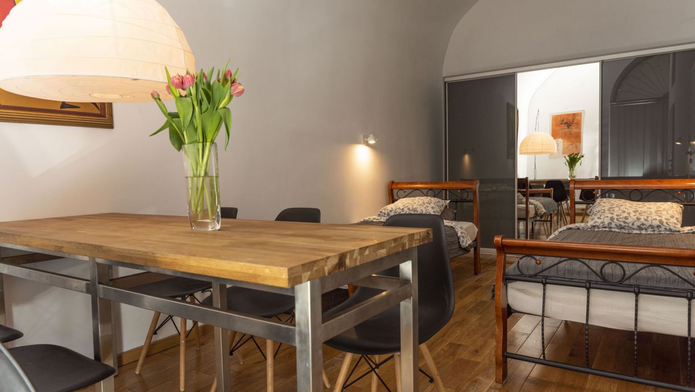 SEWA II - Bedroom 1: 1 double bed. Bedroom 2: 2 single beds. Living room: 1 sofa bed.