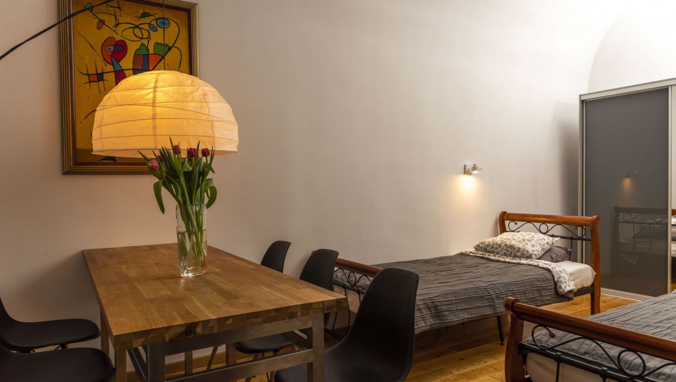 SEWA II - Bedroom 1: 1 double bed. Bedroom 2: 2 single beds. Living room: 1 sofa bed.